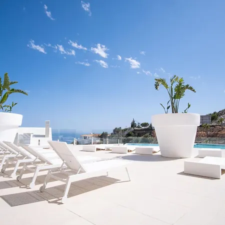 Moderno Atico Vacacional En Stupa Hills Benalmádena